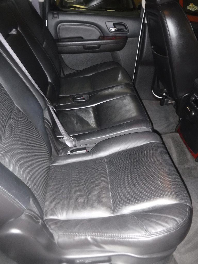 Cadillac Escalade AWD Luxury 2011