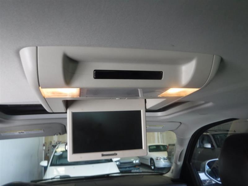 Cadillac Escalade AWD Luxury 2011