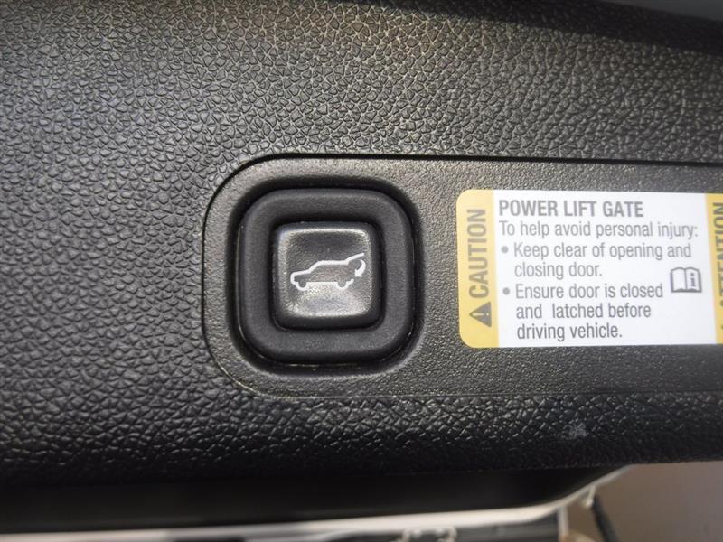 Cadillac Escalade AWD Luxury 2011