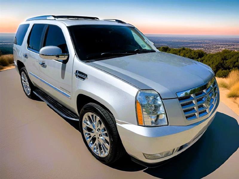 2011 Cadillac Escalade AWD Luxury