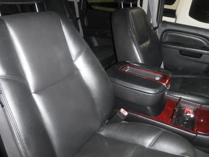 Cadillac Escalade AWD Luxury 2011