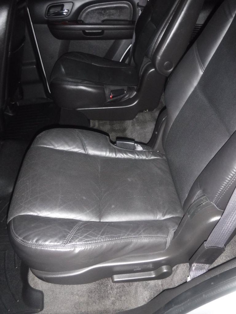 Cadillac Escalade AWD Luxury 2011