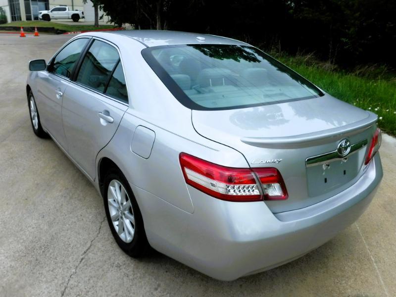 Toyota Camry XLE 2011