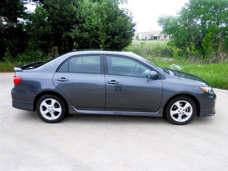 Toyota Corolla S 2011