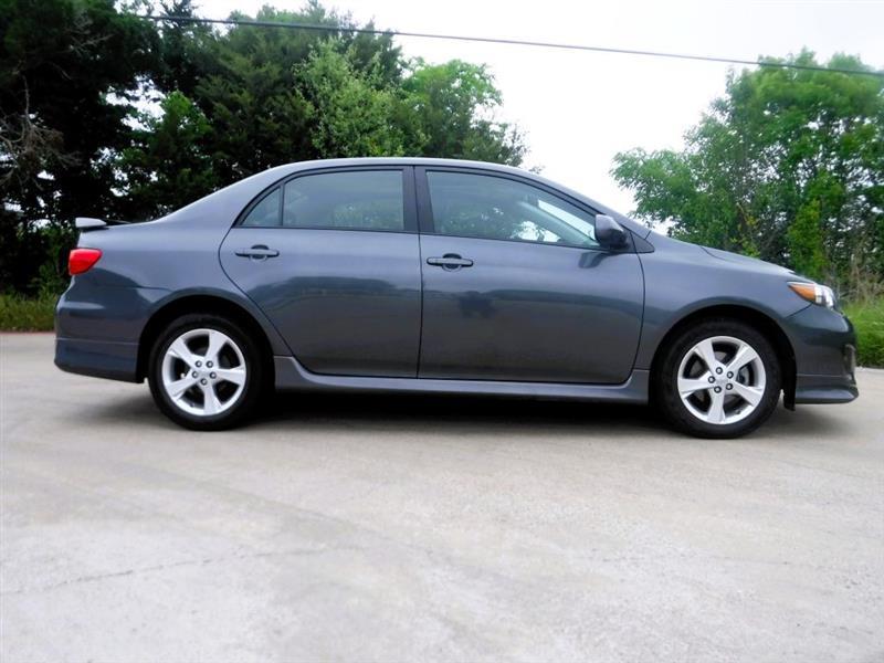 Toyota Corolla S 2011
