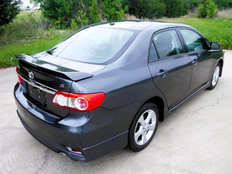 Toyota Corolla S 2011