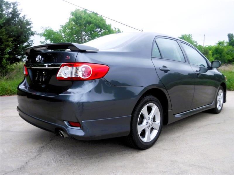 Toyota Corolla S 2011