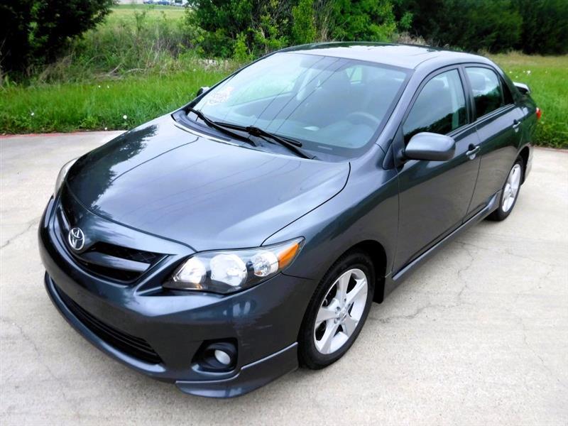 Toyota Corolla S 2011