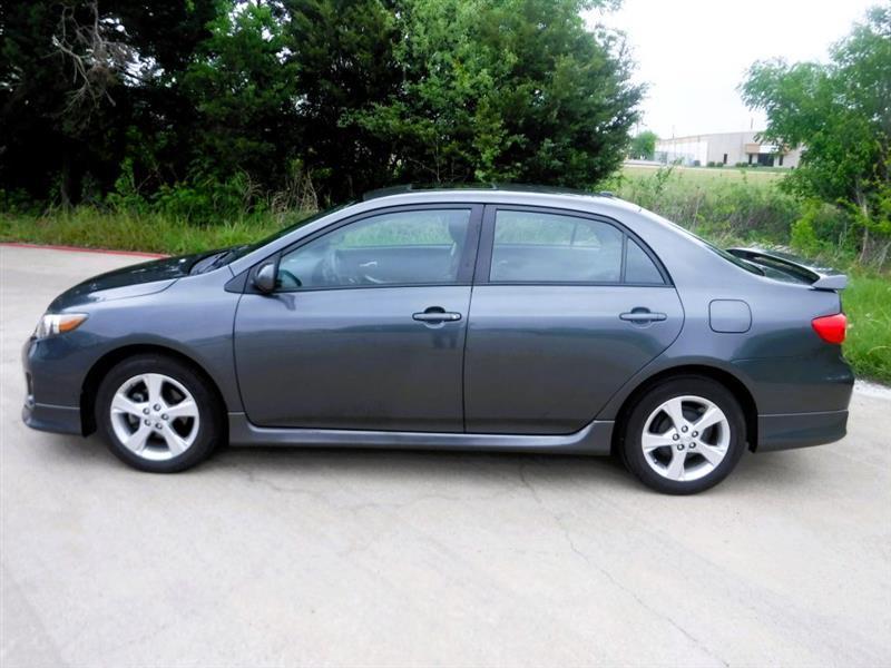 Toyota Corolla S 2011