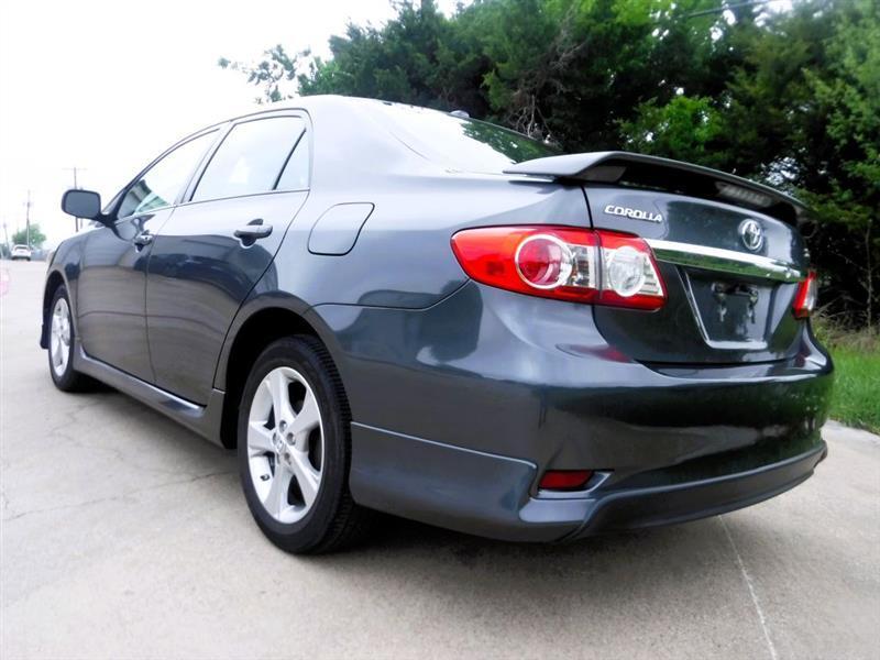 Toyota Corolla S 2011