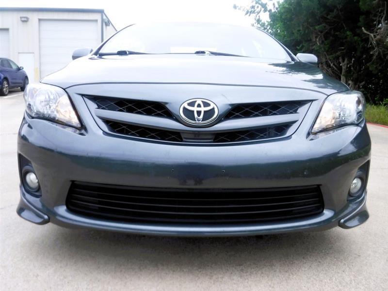 Toyota Corolla S 2011
