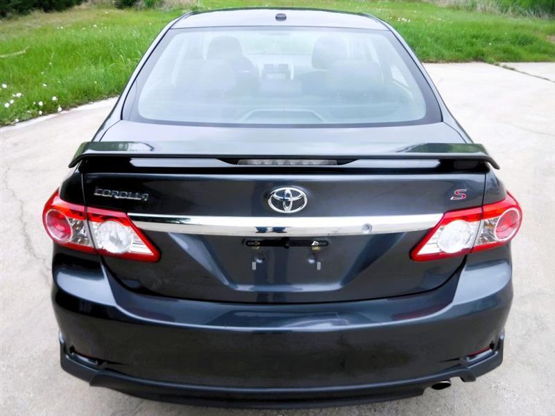 Toyota Corolla S 2011