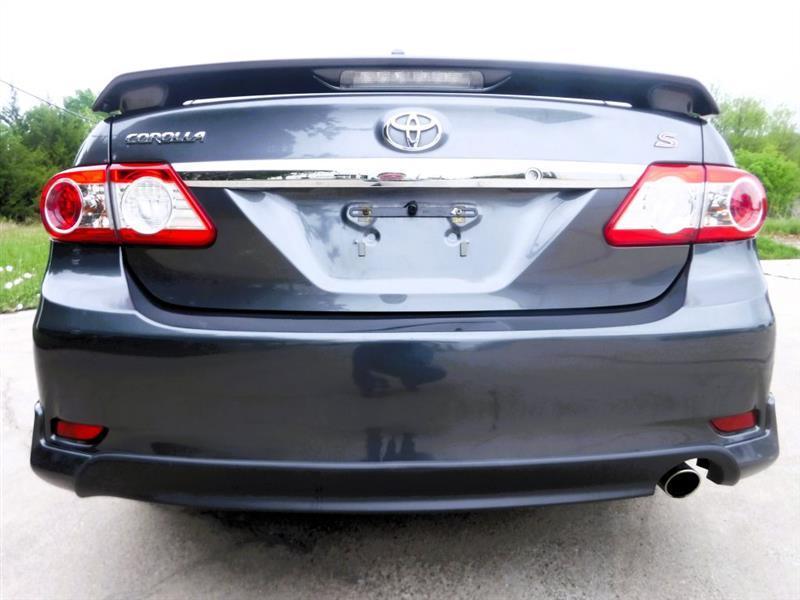 Toyota Corolla S 2011