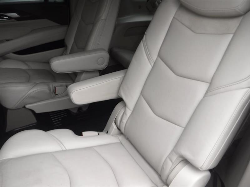 Cadillac Escalade ESV Premium 4WD 2017