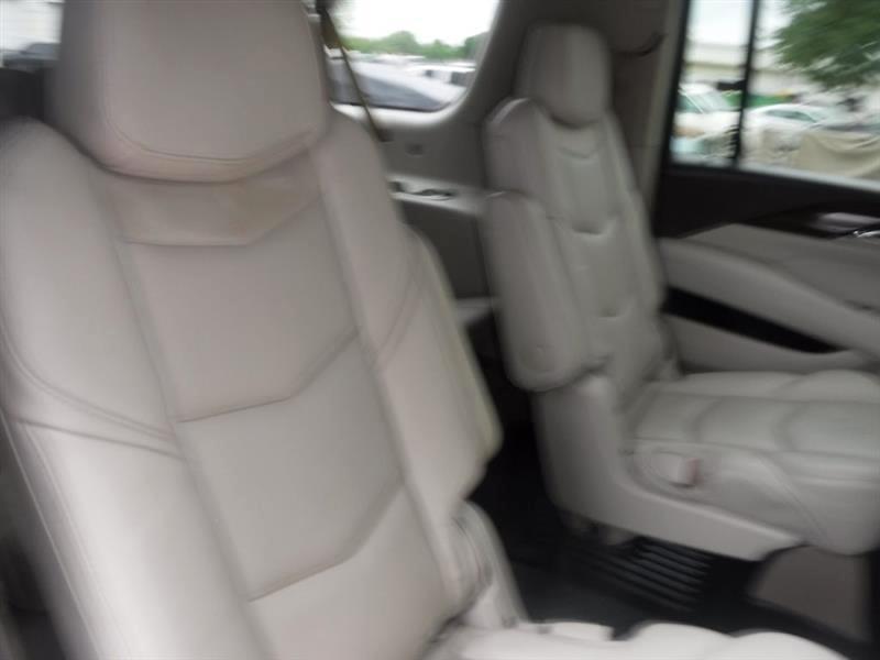 Cadillac Escalade ESV Premium 4WD 2017