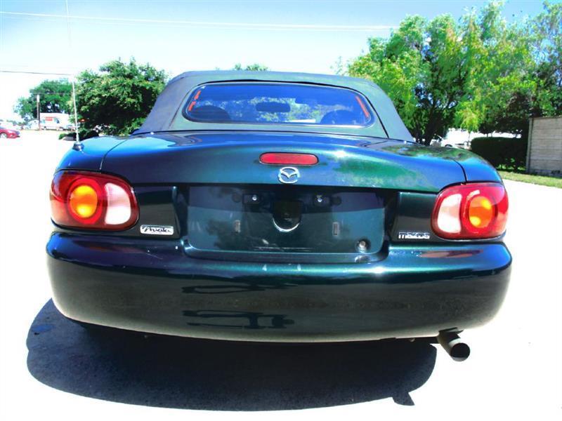 Mazda MX-5 Miata SE 2002
