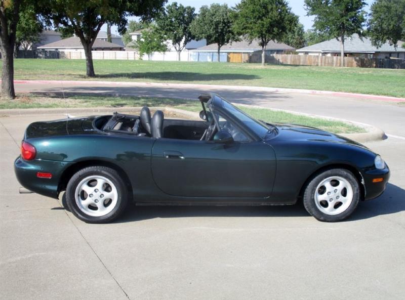 Mazda MX-5 Miata SE 2002