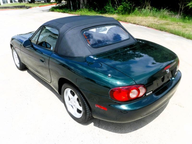 Mazda MX-5 Miata SE 2002
