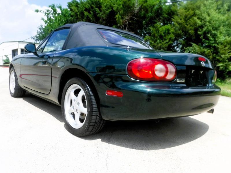 Mazda MX-5 Miata SE 2002