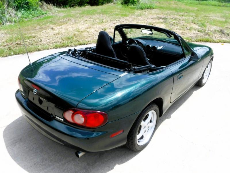 Mazda MX-5 Miata SE 2002
