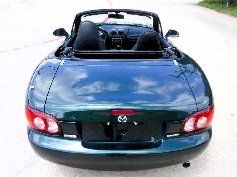 Mazda MX-5 Miata SE 2002