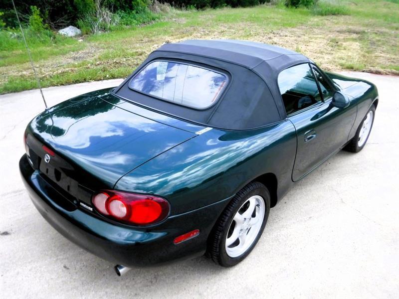 Mazda MX-5 Miata SE 2002
