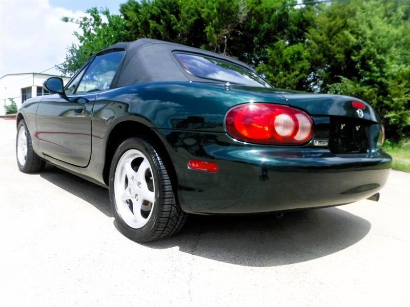 Mazda MX-5 Miata SE 2002