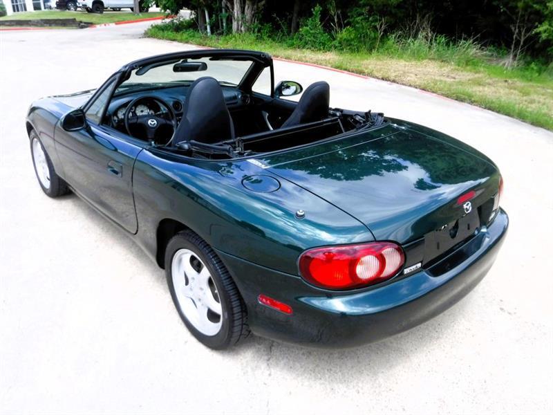 Mazda MX-5 Miata SE 2002