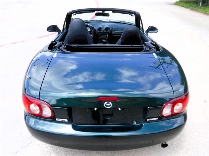 Mazda MX-5 Miata SE 2002