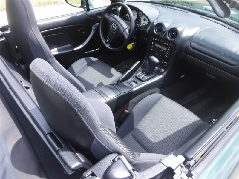 Mazda MX-5 Miata SE 2002