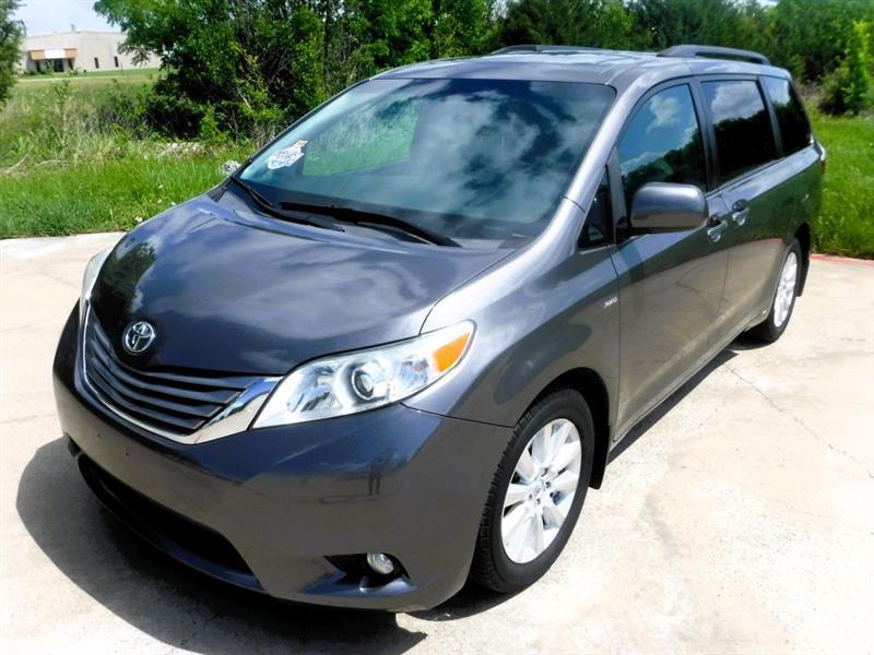 Toyota Sienna XLE 7-Passenger AWD 2017