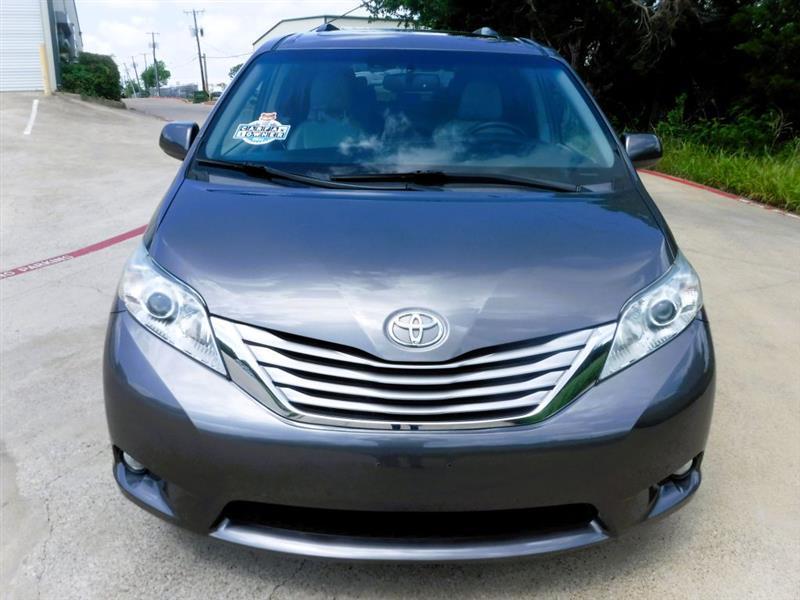 Toyota Sienna XLE 7-Passenger AWD 2017