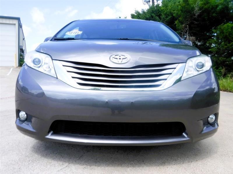 Toyota Sienna XLE 7-Passenger AWD 2017