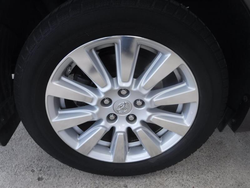 Toyota Sienna XLE 7-Passenger AWD 2017