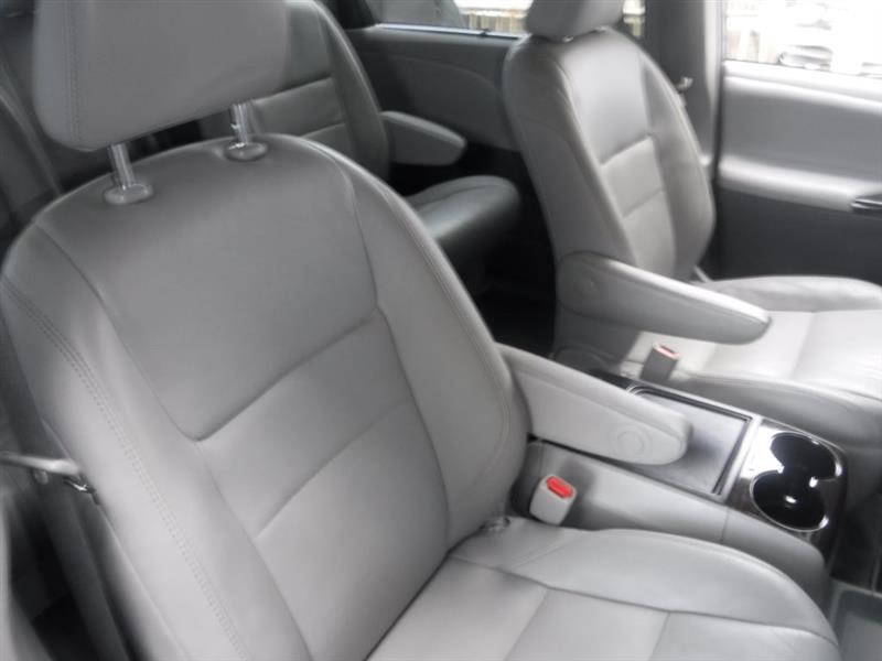 Toyota Sienna XLE 7-Passenger AWD 2017