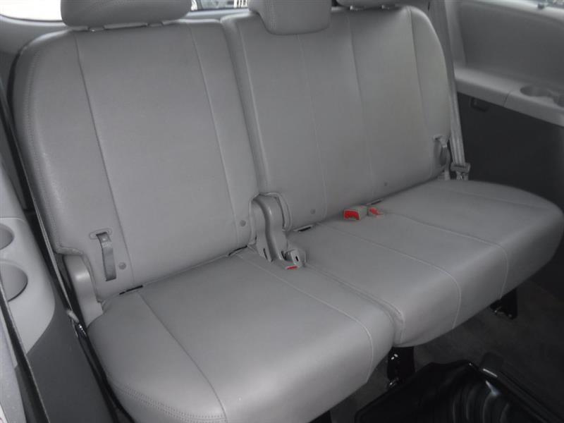 Toyota Sienna XLE 7-Passenger AWD 2017