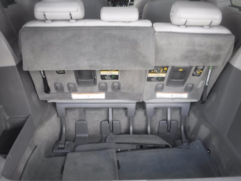 Toyota Sienna XLE 7-Passenger AWD 2017