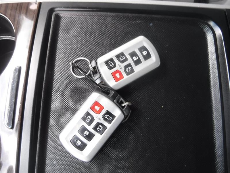 Toyota Sienna XLE 7-Passenger AWD 2017