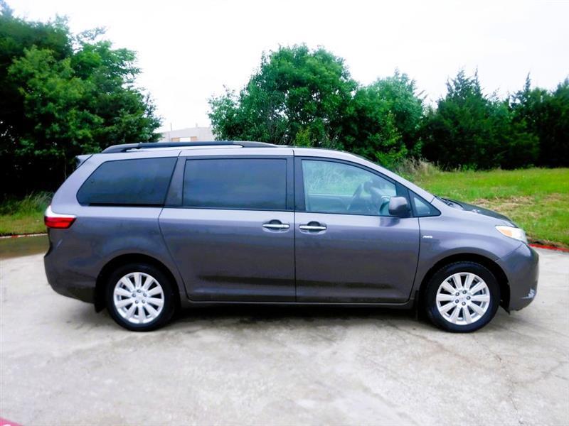 Toyota Sienna XLE 7-Passenger AWD 2017