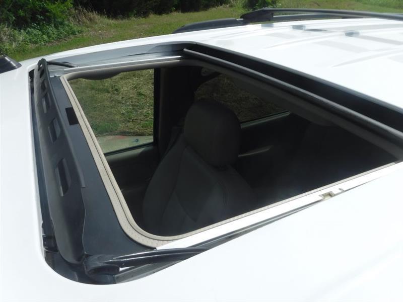 GMC Yukon SLT 4D SUV 4WD 2005