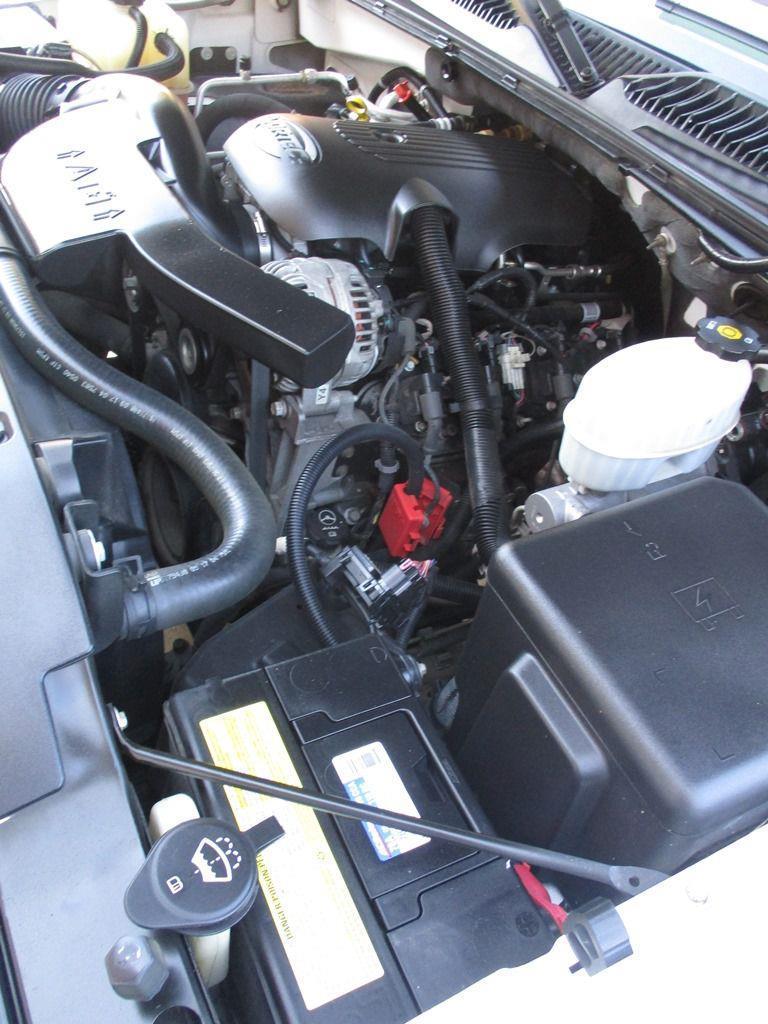 GMC Yukon SLT 4D SUV 4WD 2005