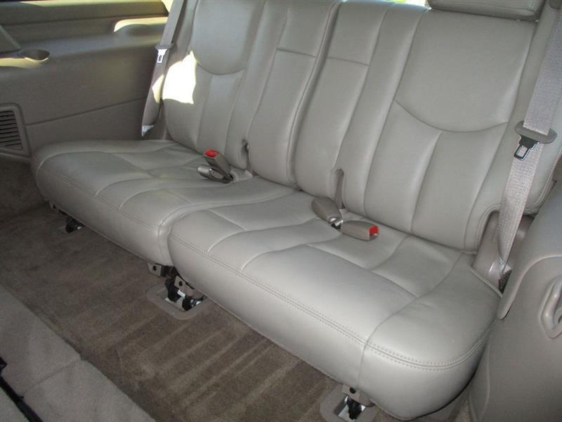 GMC Yukon SLT 4D SUV 4WD 2005