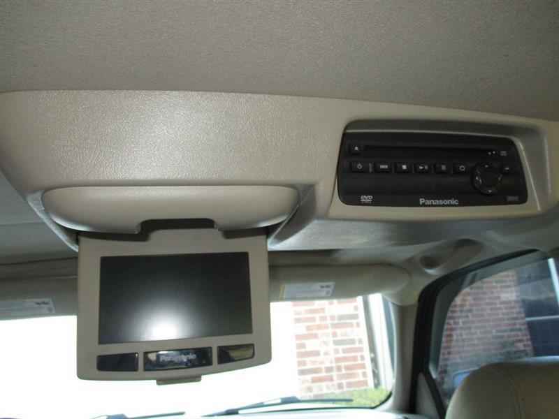 GMC Yukon SLT 4D SUV 4WD 2005