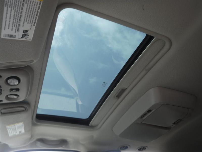 GMC Yukon SLT 4D SUV 4WD 2005