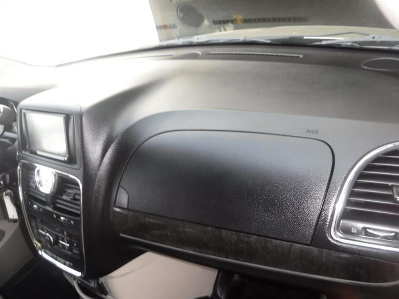 Chrysler Town & Country Touring-L 2011