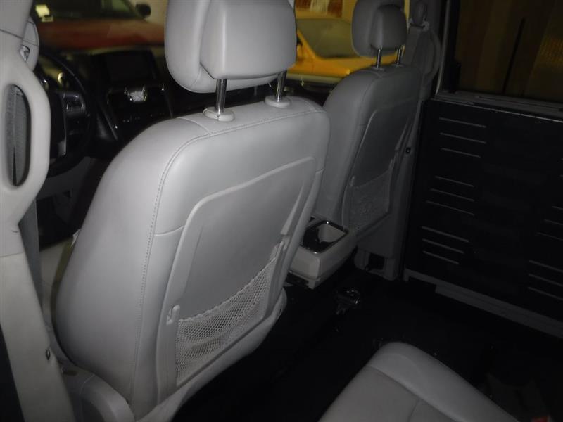 Chrysler Town & Country Touring-L 2011