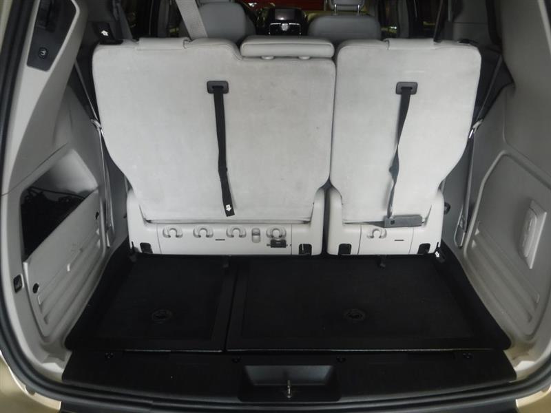 Chrysler Town & Country Touring-L 2011