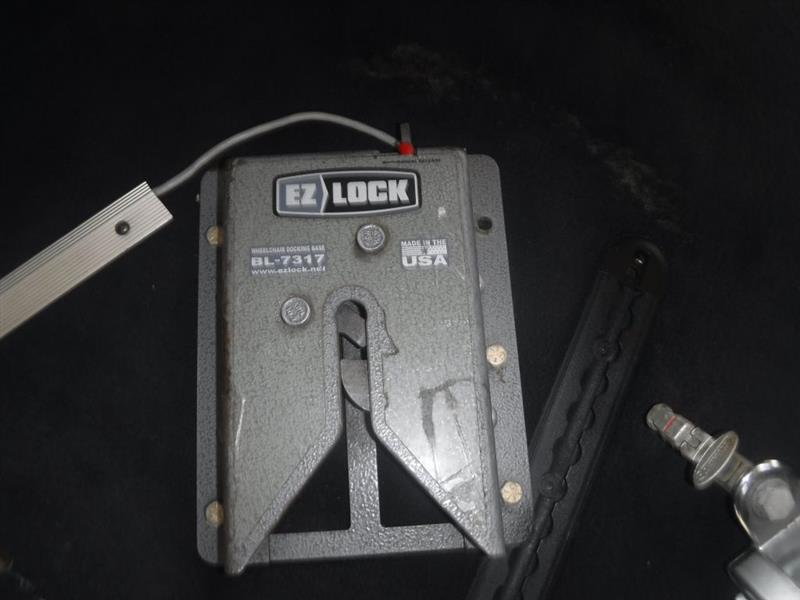 Chrysler Town & Country Touring-L 2011