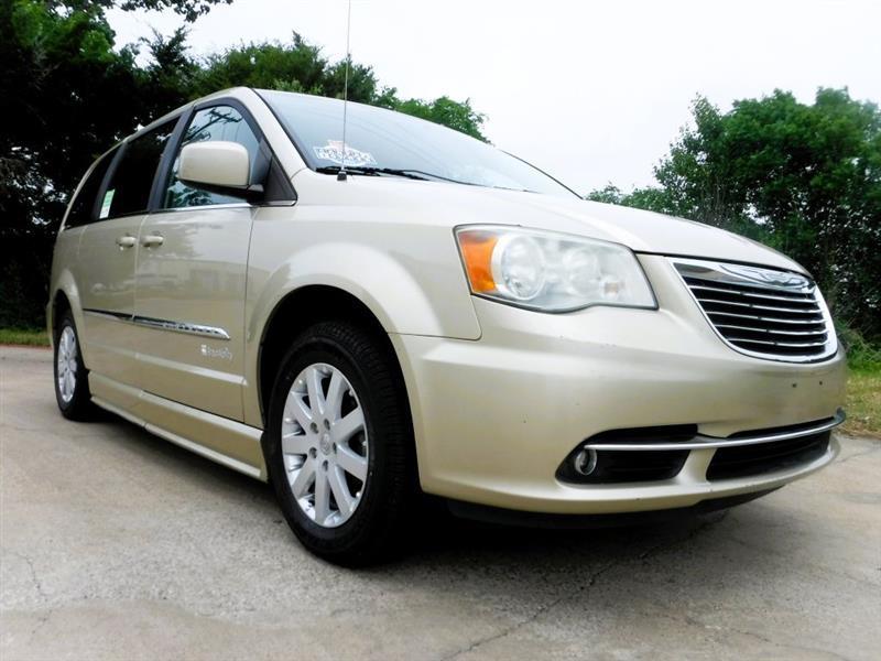 Chrysler Town & Country Touring-L 2011
