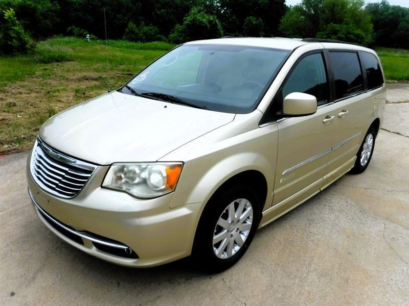 Chrysler Town & Country Touring-L 2011